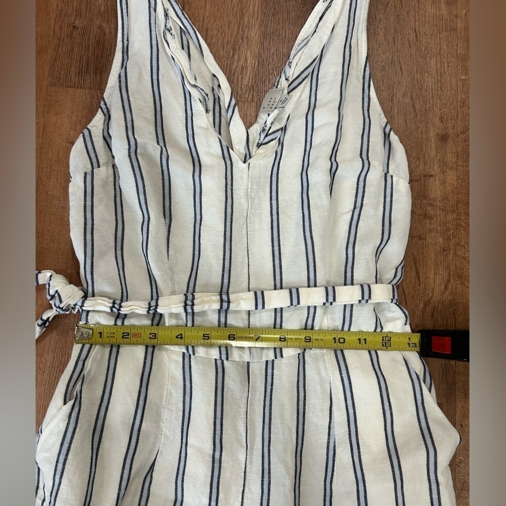 Universal Thread Linen Blend White Pinstripe Jump Suit Women’s size Small - Picture 11 of 13